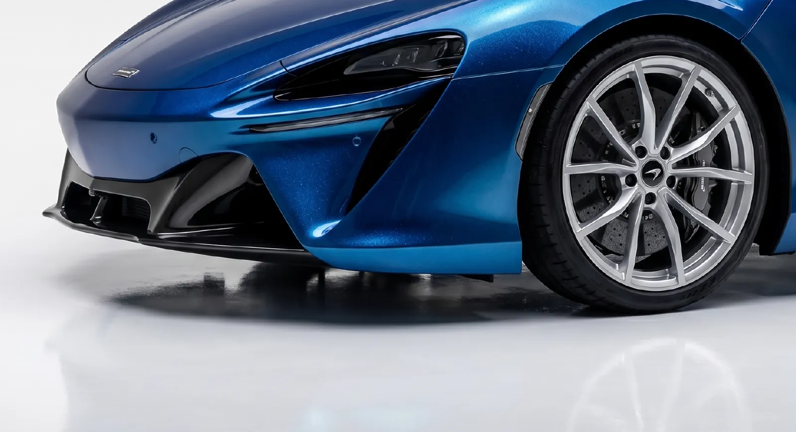 Interstellar Blue VZN coloured PPF installed on a car